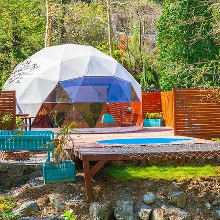 Enchanting Dome With Private Pool In 캠프장 사판자