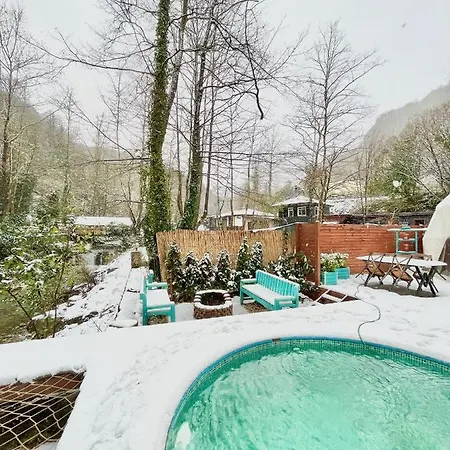 Enchanting Dome With Private Pool In 캠프장