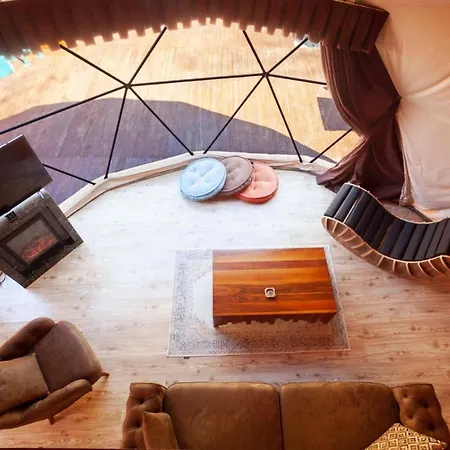 Enchanting Dome With Private Pool In 캠프장 사판자